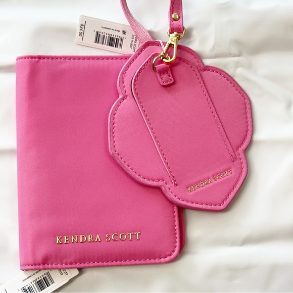 NWT Kendra Scott Luggage Tag and Passport Holder in Pink - Picture 6 of 10
